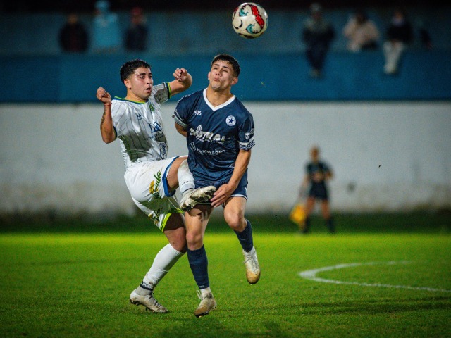 Racing y Embajadores empataron y Loma Negra venci� a El Fort�n